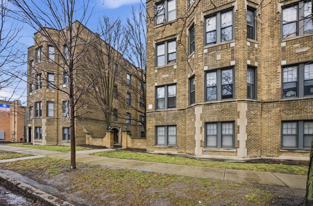 2336 W Addison Street i2, Chicago, IL 60618