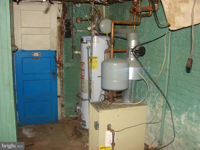 415 NW FARRAGUT ST NW, Washington, DC 20011