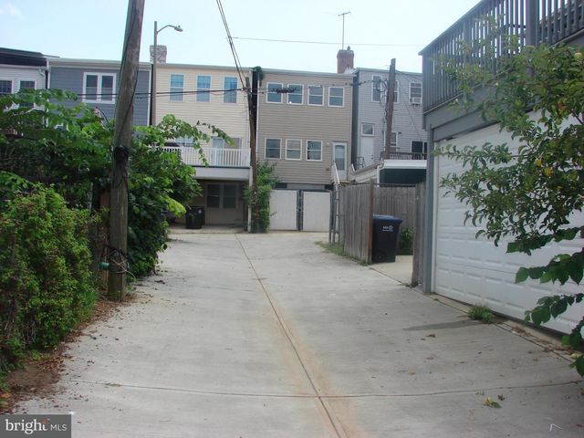 415 NW FARRAGUT ST NW, Washington, DC 20011