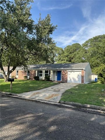 1205 Aaron CT, Chesapeake, VA 23323