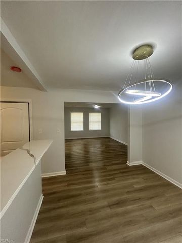 1205 Aaron CT, Chesapeake, VA 23323