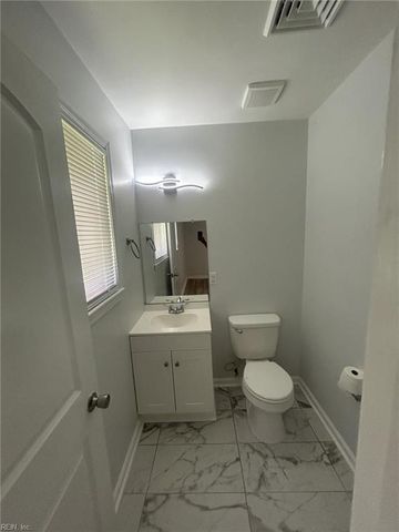 1205 Aaron CT, Chesapeake, VA 23323