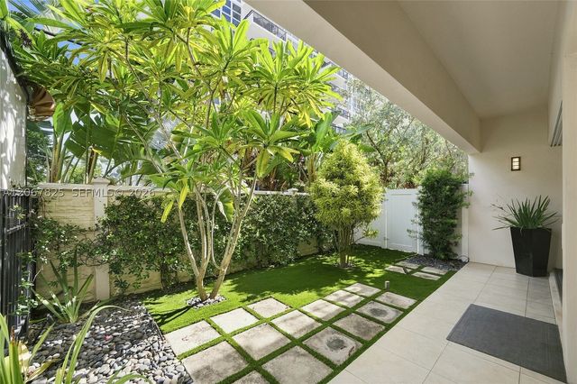 3237 NE 5th St 3237, Pompano Beach, FL 33062