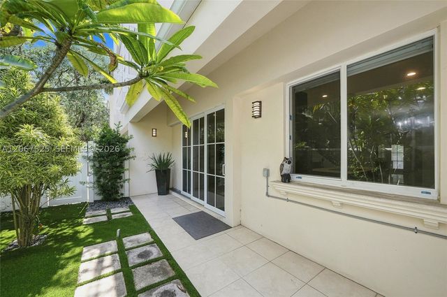 3237 NE 5th St 3237, Pompano Beach, FL 33062