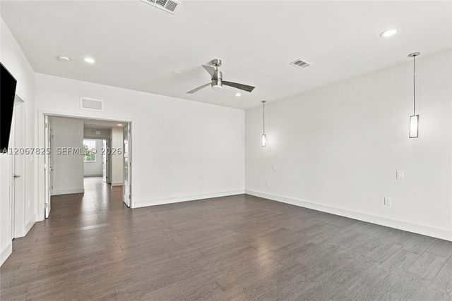 3237 NE 5th St 3237, Pompano Beach, FL 33062