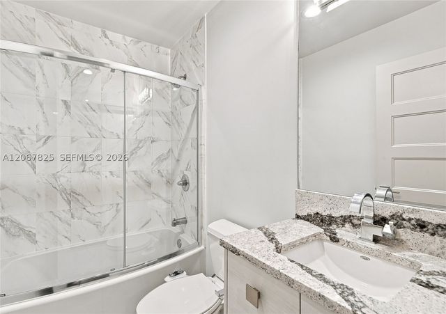 3237 NE 5th St 3237, Pompano Beach, FL 33062