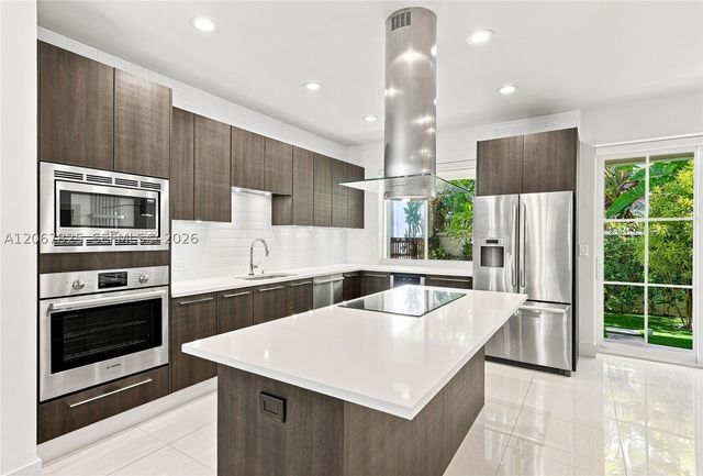 3237 NE 5th St 3237, Pompano Beach, FL 33062