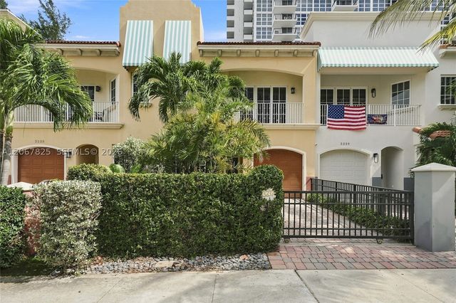 3237 NE 5th St 3237, Pompano Beach, FL 33062