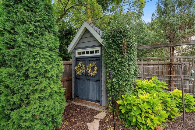 254 WARREN COURT, Green Bay, WI 54301
