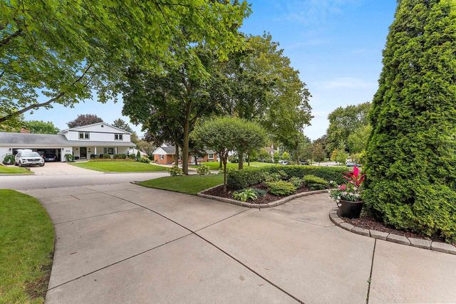 254 WARREN COURT, Green Bay, WI 54301