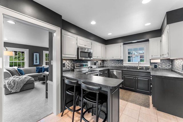 254 WARREN COURT, Green Bay, WI 54301