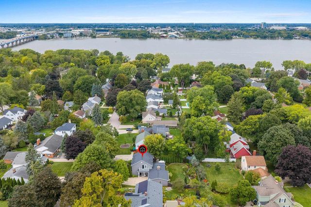 254 WARREN COURT, Green Bay, WI 54301