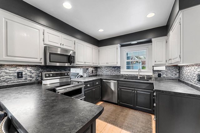 254 WARREN COURT, Green Bay, WI 54301