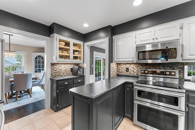254 WARREN COURT, Green Bay, WI 54301