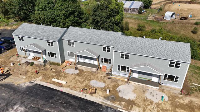 18 Birdie Grv Unit C, Rochester, NH 03839