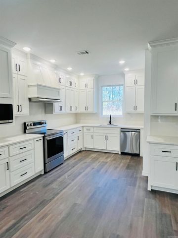 137 Leatherwood Circle, Batesville, AR 72501