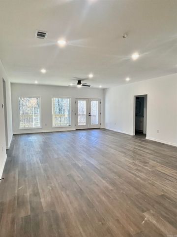 137 Leatherwood Circle, Batesville, AR 72501