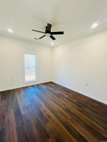 137 Leatherwood Circle, Batesville, AR 72501