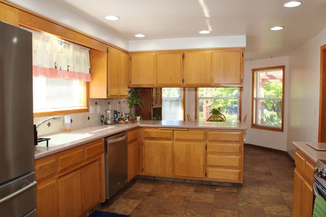 3011 Edgewood Drive, Medford, OR 97504