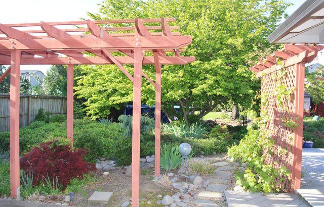 3011 Edgewood Drive, Medford, OR 97504