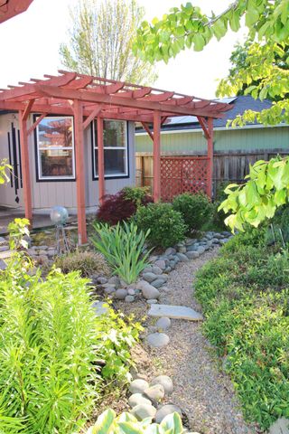 3011 Edgewood Drive, Medford, OR 97504