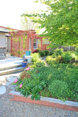 3011 Edgewood Drive, Medford, OR 97504