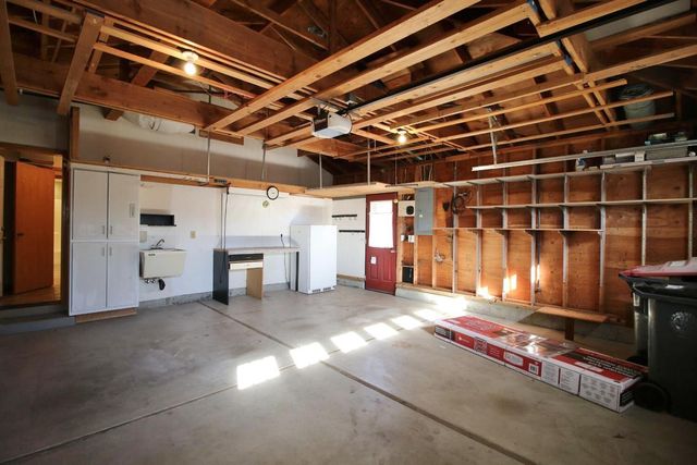 3011 Edgewood Drive, Medford, OR 97504