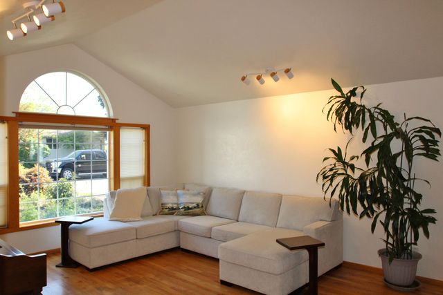 3011 Edgewood Drive, Medford, OR 97504