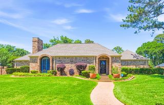 7000 Hollytree Cir, Tyler, TX 75703