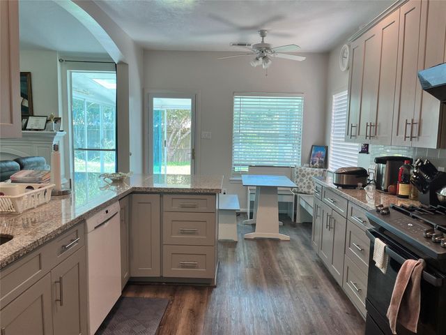 4955 Sentry Woods Lane, Pearland, TX 77584