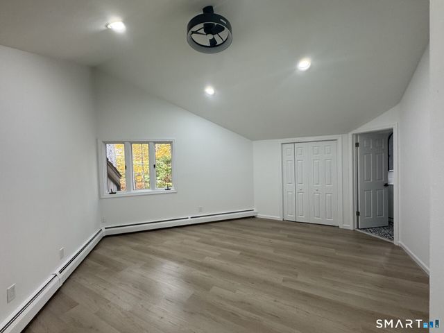 4 Earls Court C, Farmington, CT 06032