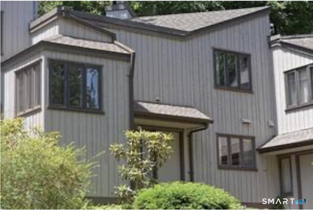 4 Earls Court C, Farmington, CT 06032