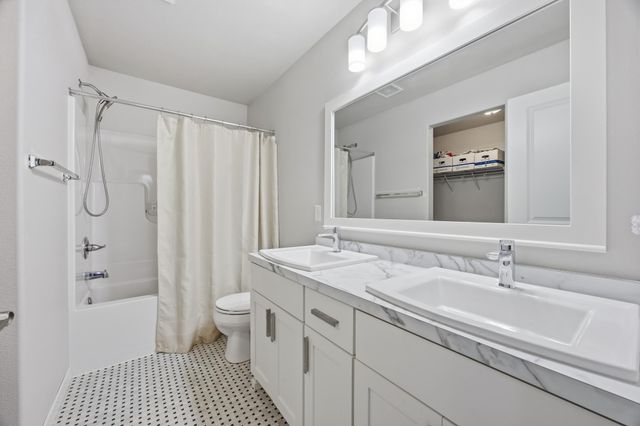 7045 14th Street S, Fargo, ND 58104