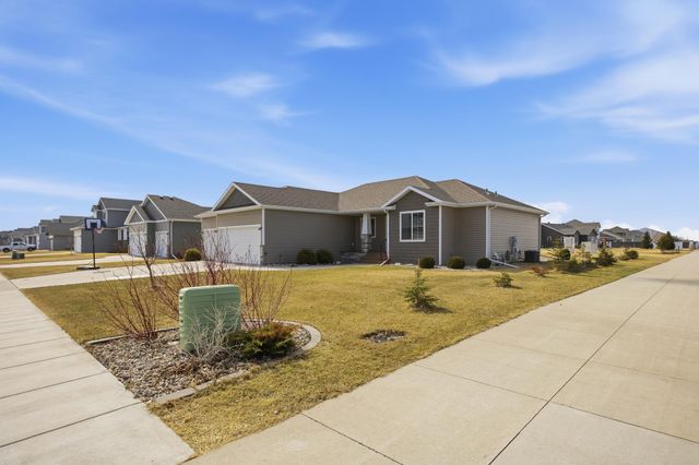 7045 14th Street S, Fargo, ND 58104