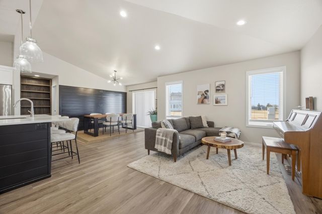 7045 14th Street S, Fargo, ND 58104