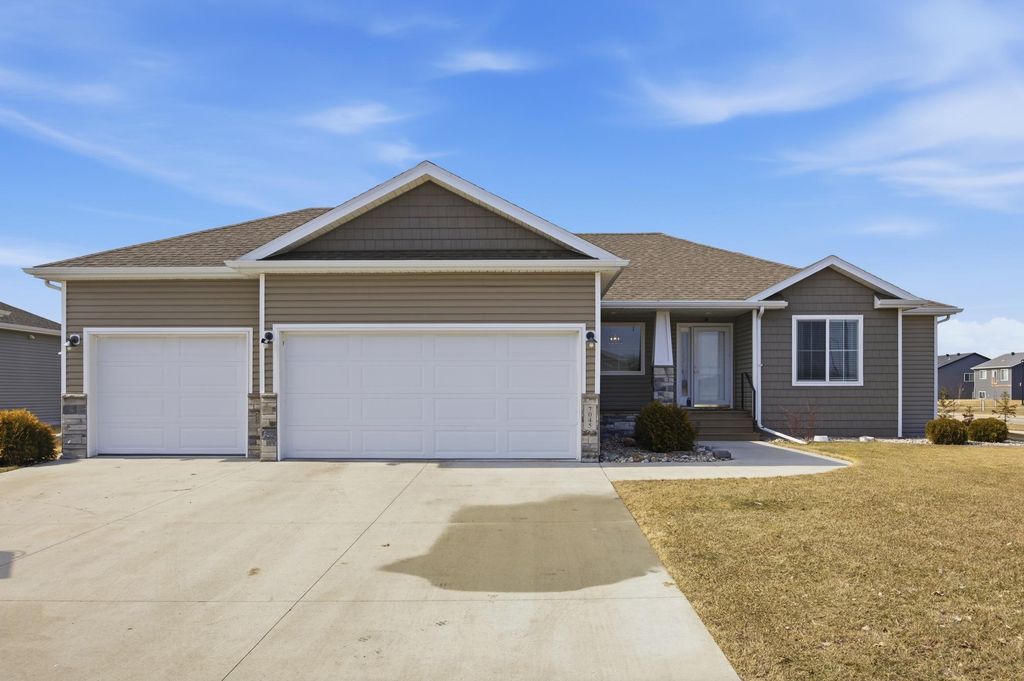 7045 14th Street S, Fargo, ND 58104