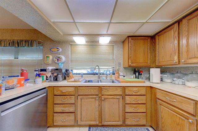1105 WOODCREST AVENUE, Clearwater, FL 33756