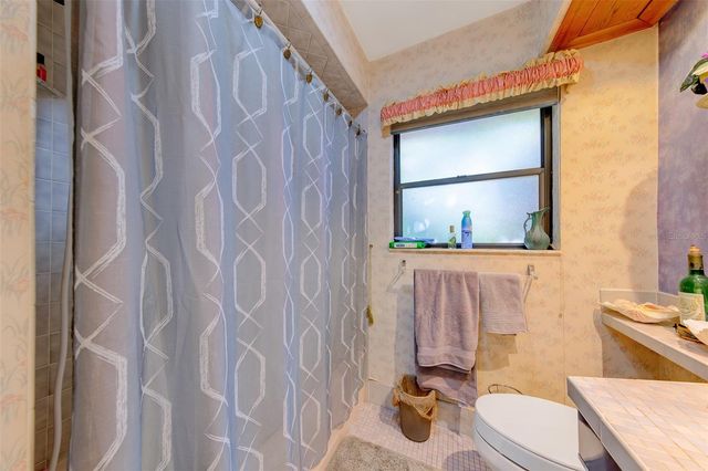1105 WOODCREST AVENUE, Clearwater, FL 33756