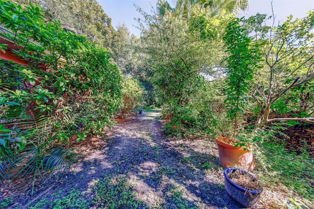 1105 WOODCREST AVENUE, Clearwater, FL 33756