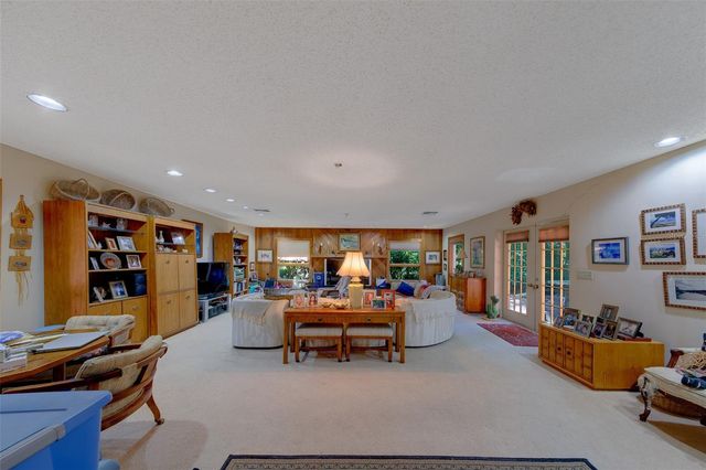 1105 WOODCREST AVENUE, Clearwater, FL 33756