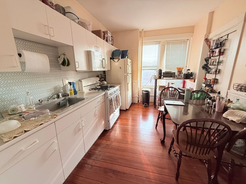 220-224 Washington 7A, Brookline, MA 02445
