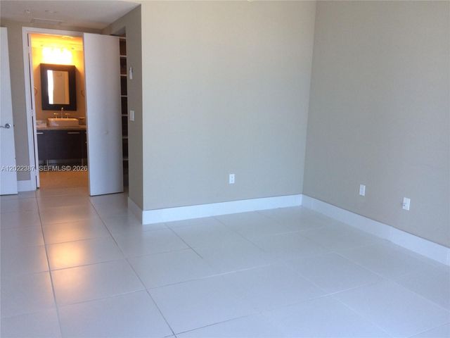 185 SW 7th St 1611, Miami, FL 33130