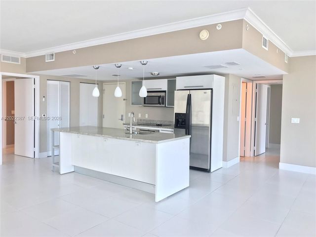 185 SW 7th St 1611, Miami, FL 33130