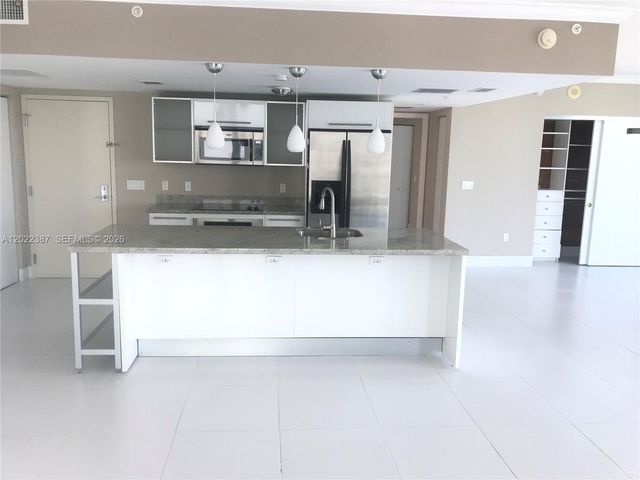 185 SW 7th St 1611, Miami, FL 33130