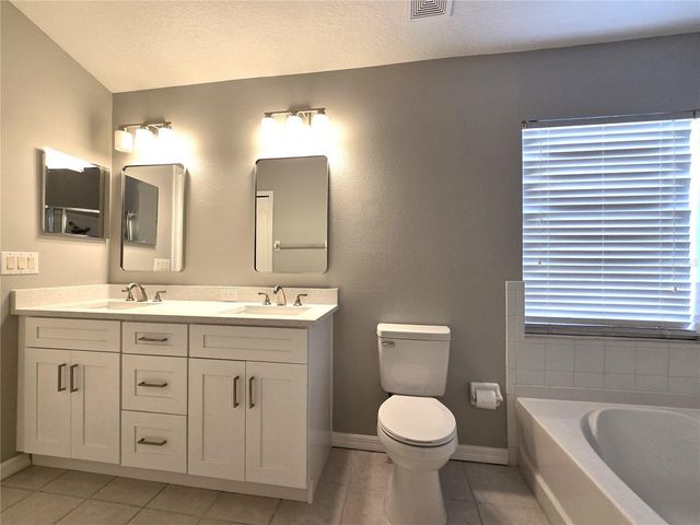 2721 PANKAW LANE, Valrico, FL 33596