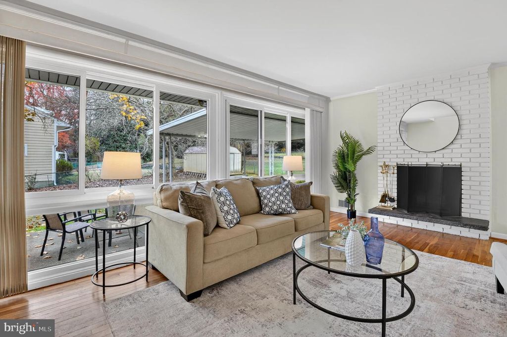 827 CROTHERS LN, Rockville, MD 20852