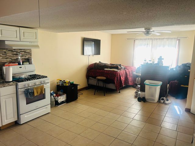 208 Kendall Circle, Waterbury, CT 06708