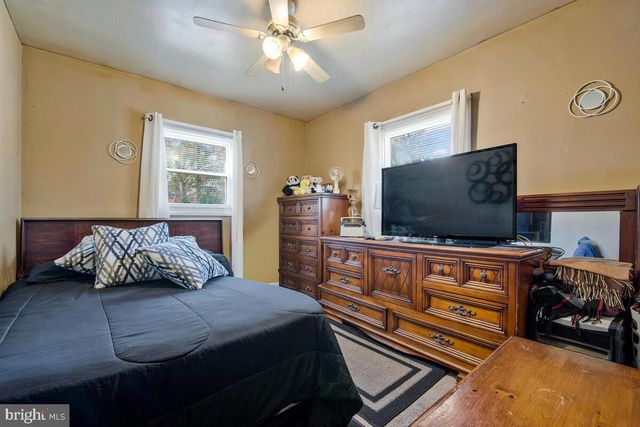 1307 WOODLARK DR, District Heights, MD 20747