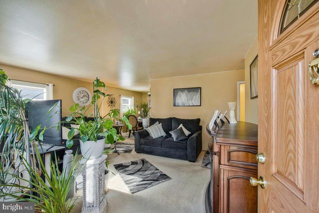 1307 WOODLARK DR, District Heights, MD 20747