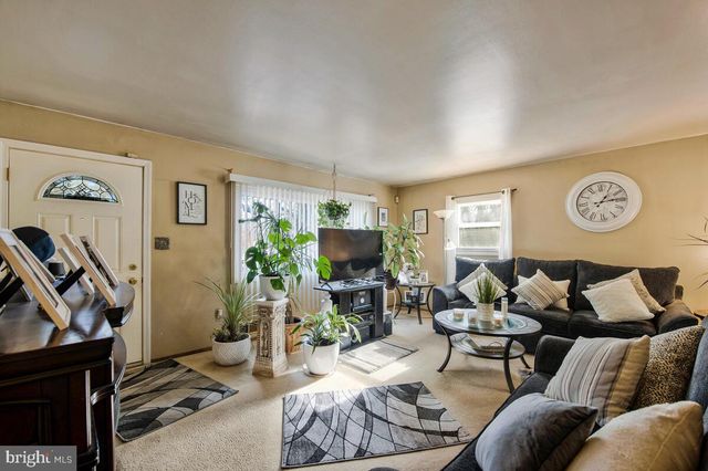 1307 WOODLARK DR, District Heights, MD 20747